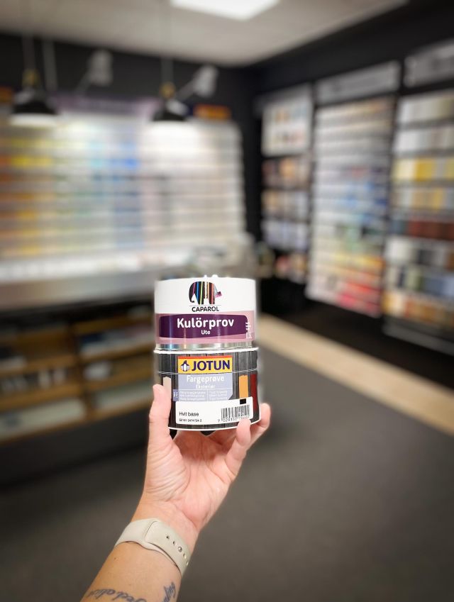 Osäker på om du valt rätt kulör?
Tips, köp provburkar innan du bestämmer dig.
🫟
.
#curtsfärg #färg #kulör #caparol #jotun #färgval #nybrosäldstafärghandel #nybro