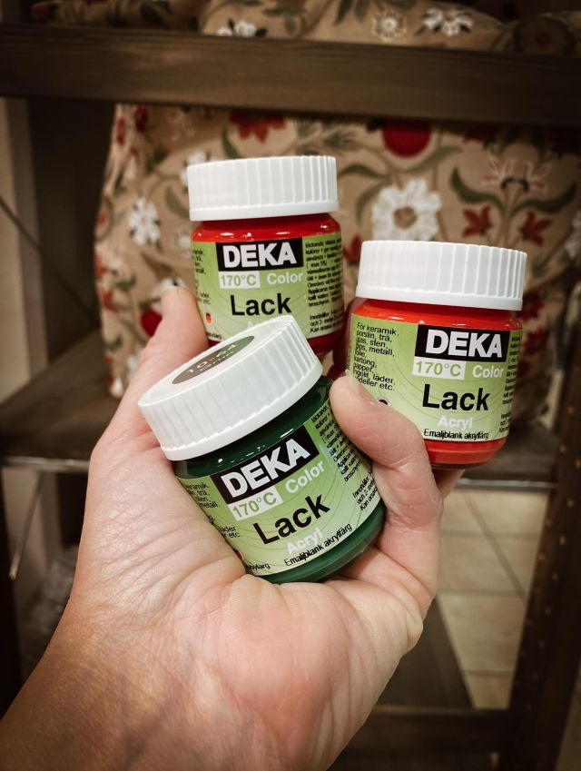 Påfyllt med grönt och rött i hobbyfärg till julpysslet
🎄🎨
.
#curtsfärg #nybrosäldstafärghandel #nybro #hobbyfärg #diy #färg #pyssel #jul