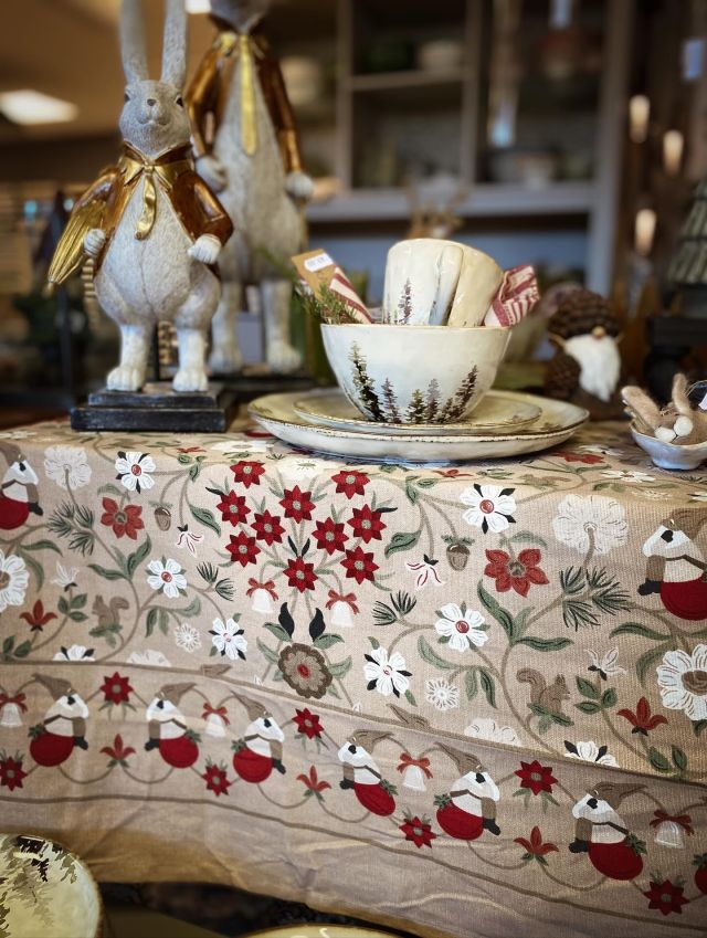 Massor av fina nyheter!
Öppet till kl.13 idag.
Välkomna!
🎄
.
#curtsfärg #nybrosäldstafärghandel #färghandel #inredare #färgsättare #inredning #julklappar #presenter #färg #tapet